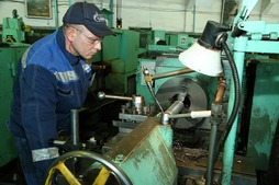 Конкурс профессионального мастерства станочников на газоперерабатывающем заводе