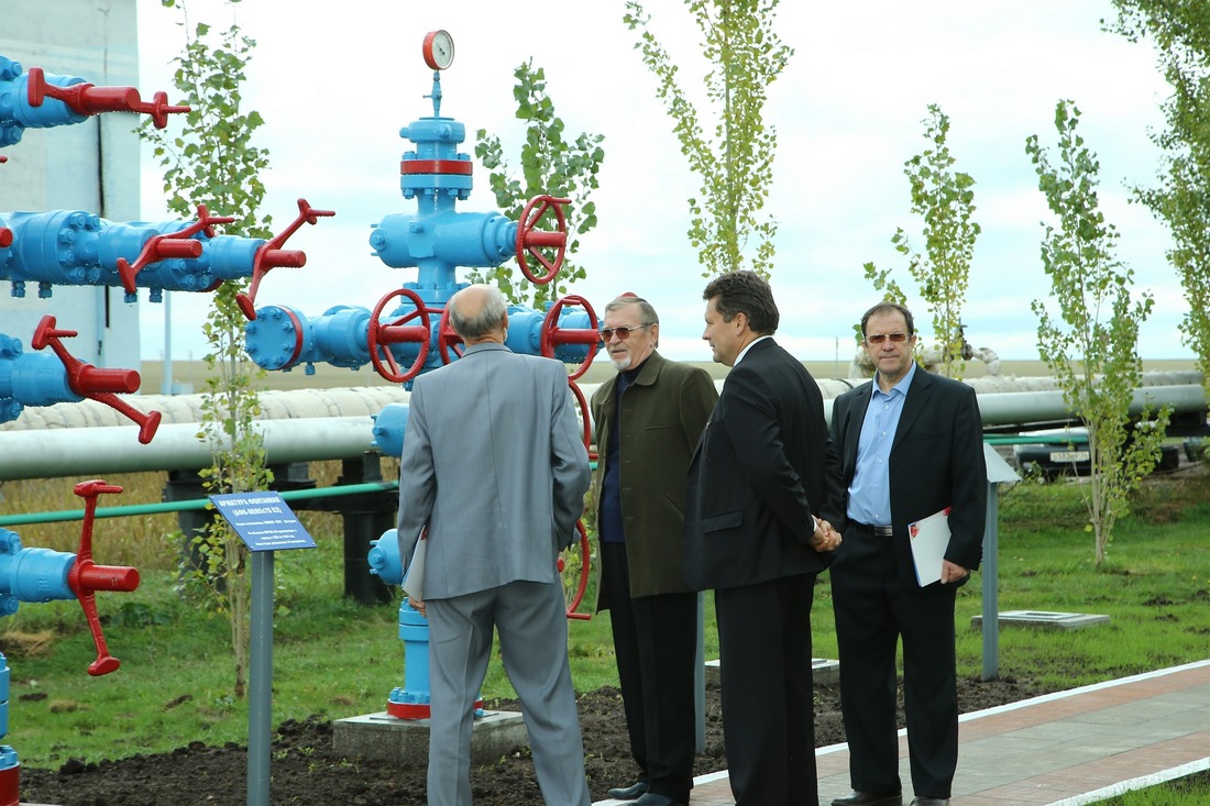 На Оренбургском нефтегазоконденсатном месторождении использовалось 12 типов фонтанных арматур, восемь из которых заняли свое место на постаментах