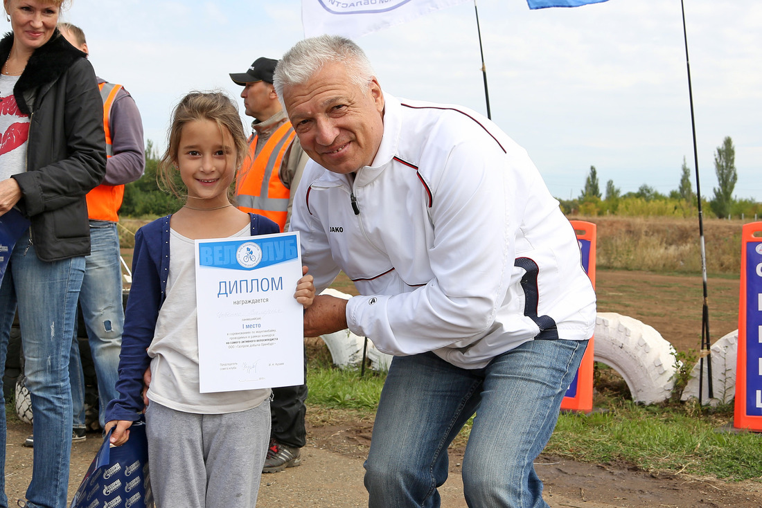 Самая юная участница состязаний 7-летняя Лера Цыбенко сорвала бурные аплодисменты