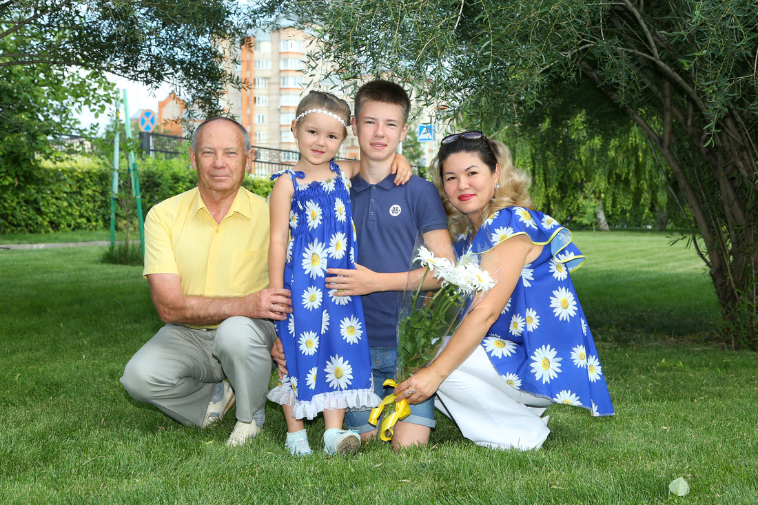Виктор и Эльвира Чикризовы работают в ООО "Газпром добыча Оренбург". Кредо их семьи — жизнь в любви и взаимном уважении
