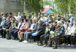 Жители и гости села Желтого на празднике, посвященном Дню Победы