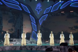 Русские красавицы — ансамбль "Зоренька" — участницы гала-концерта