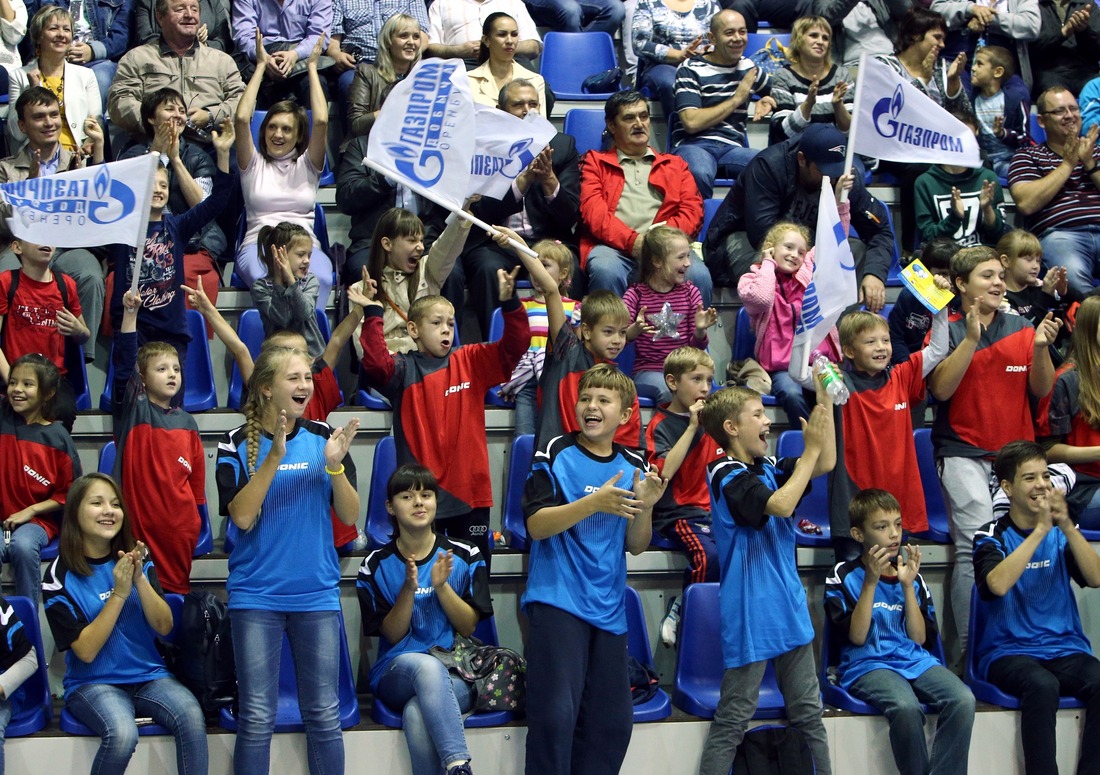 Юные воспитанники Центра настольного тенниса России болеют за команду "Факел — Газпром"