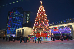 Новогодняя елка у ДКиС "Газовик"