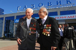 Фронтовики. Михаил Захарович Ясаков (слава)и Марат Семенович Гольцев (справа)