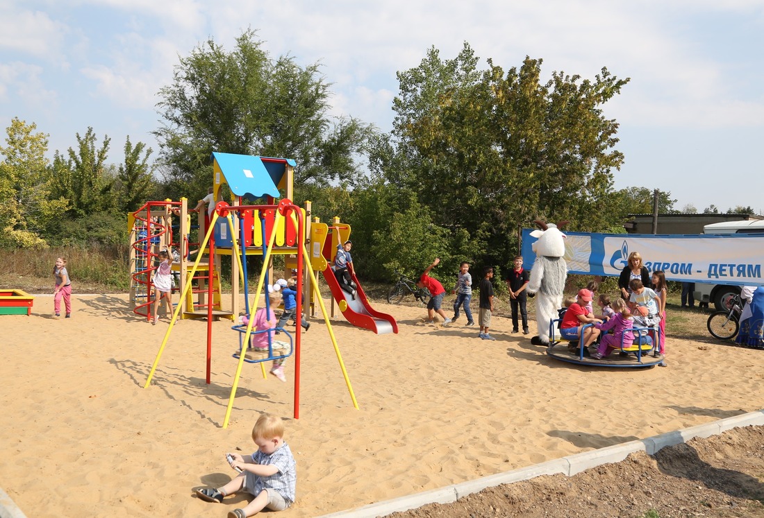 В 2015 году по программе Газпром — детям открыты 3 игровые площадки для сельских детей