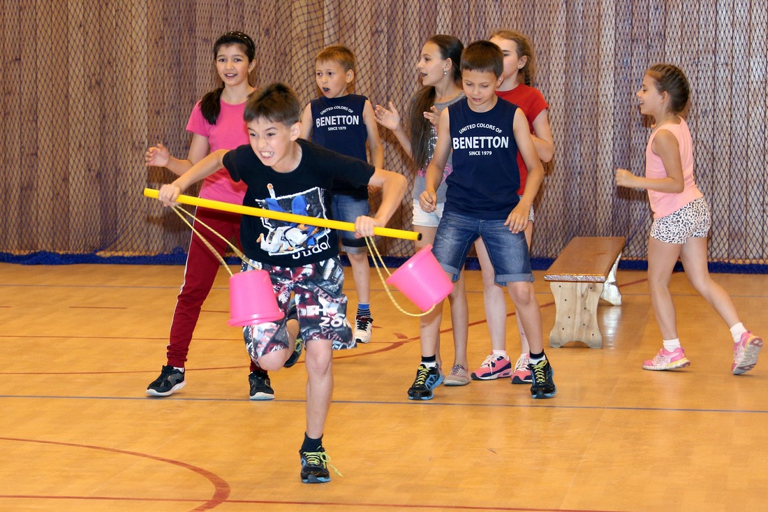 Соревнования "Веселые старты" помогают ребятам укрепить командный дух
