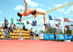 Прыгнув на 195 сантиметров, прославленная спортсменка Мария Кучина повторила лучший результат сезона мира