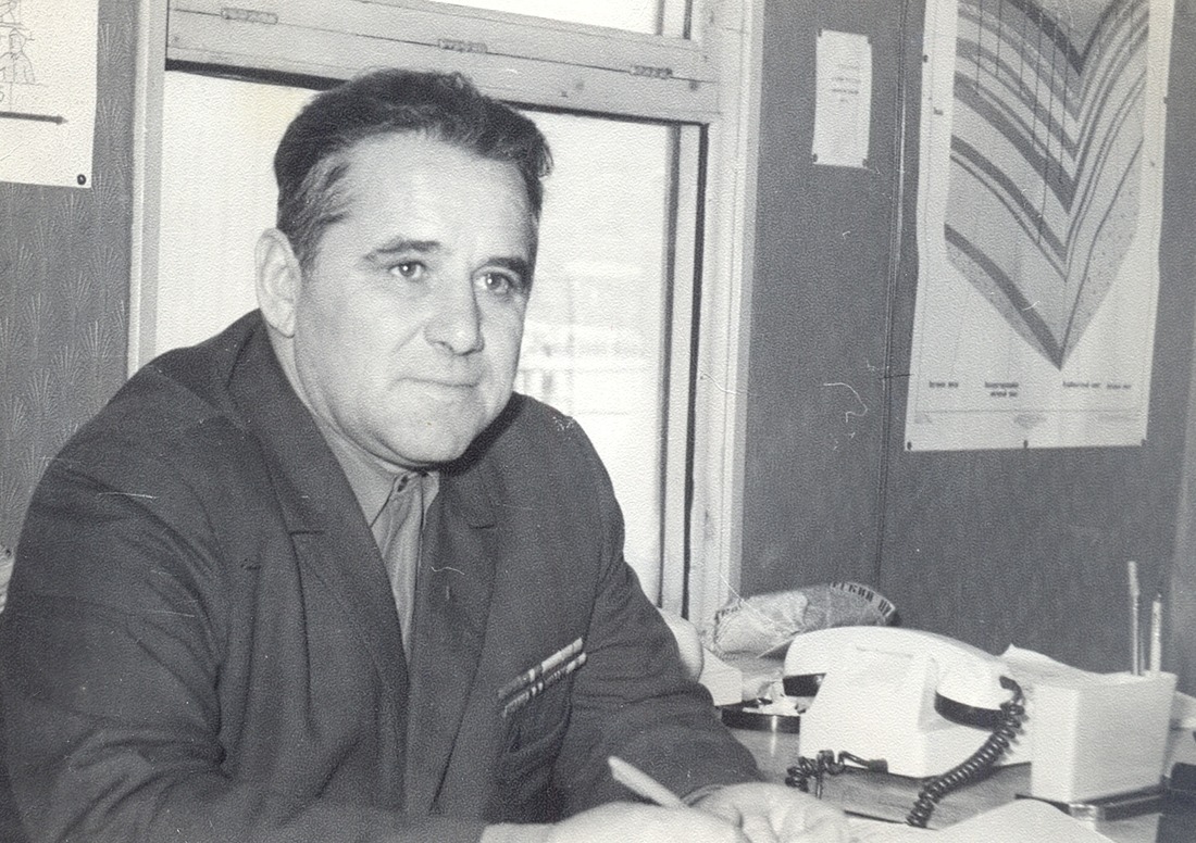 Петр Егорович Щербаков на рабочем месте, 1975 год