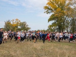 Символический массовый забег демонстрирует приверженность молодого поколения к здоровому образу жизни