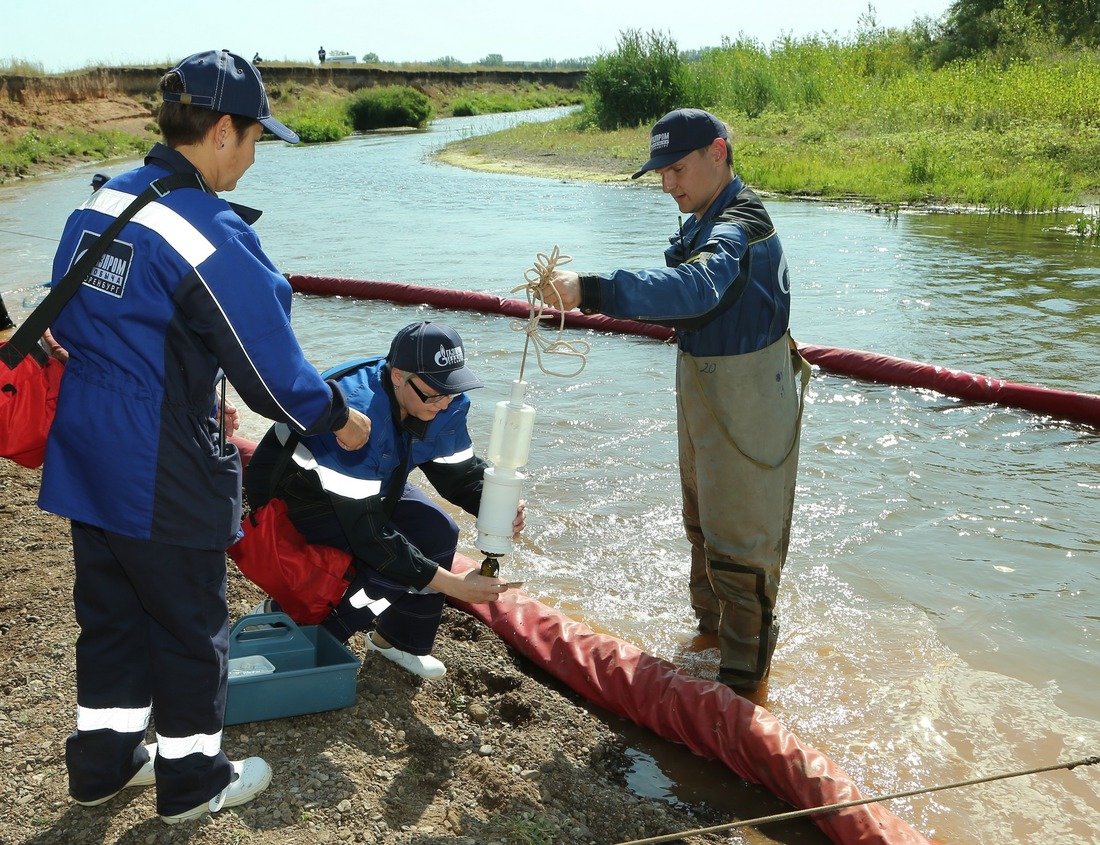 Взята проба воды для анализа