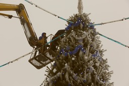 С середины декабря новогодние елки, установленные газовиками, будут дарить оренбуржцам праздничное настроение