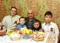 Ветеран с правнуками Владиславом, Платоном, Мироном и Артуром