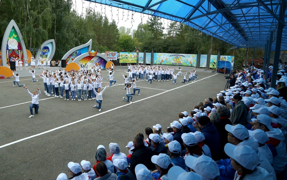 На открытии фестиваля выступили 350 юных артистов Дворца культуры и спорта "Газовик"