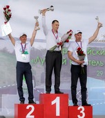Антон Карнаухов (на верхней ступени) — победитель Всероссийского конкурса водителей (фото с сайта Министерства транспорта РФ)
