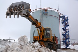 Уборка снега в резервуарном парке готовой продукции