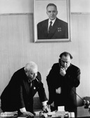 Директор газоперерабатывающего завода В.С. Черномырдин в своем кабинете, 1976 год