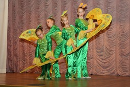 Танец воспитанниц школы-интерната № 5 города Оренбурга