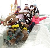 Юные жители поселка Павловка провожают зиму весело и дружно