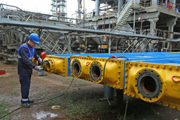 На газоперерабатывающем заводе  ООО "Газпром добыча Оренбург" проводят опрессовку новых секций аппарата воздушного охлаждения