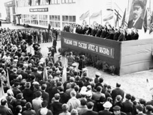 Митинг, посвященный вводу первого промысла на Оренбургском нефтегазоконденсатном месторождении — установки комплексной подготовки газа № 2.1971 год