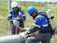 Газоопасные работы проводит специально подготовленный персонал по наряду-допуску