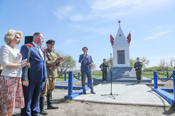 Открытие обновленного обелиска участникам Великой Отечественной войны в селе Рыжковка Переволоцкого района