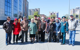 Праздничный концерт перед ДКиС «Газовик»