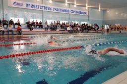 Пловцы преодолели дистанцию 25 метров вольным стилем