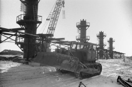 Строительство первого в истории Оренбургского газового комплекса промысла — установки комплексной подготовки газа № 2