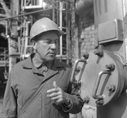 Анатолий Гордеевич Зибарев работал старшим оператором производства серы газоперерабатывающего завода с 1973 по 1987 год