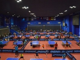 Спортсмены тренируются в Центре настольного тенниса России в г. Оренбурге