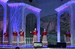 Ансамбль «Зоренька» с казачьей песней «Оренбуржцы-казаки»