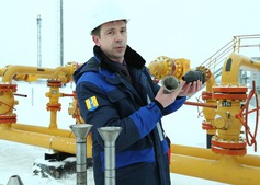 Инженер газокомпрессорной службы газопромыслового управления Алексей Шелковников поясняет суть инновации