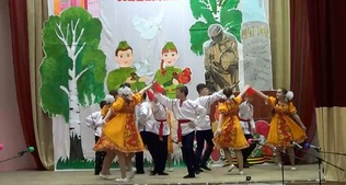 Танец в исполнении юных артистов школы-интерната г. Новотроицка
