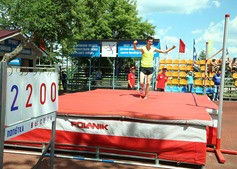 Новотройчанин Роман Вархутдинов, выступавший среди мужчин до 35 лет, сумел дважды улучшить свой личный рекорд