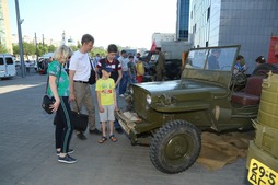 ГАЗ-69 оказался одним из самых популярных экспонатов у юных посетителей выставки