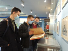 Студенты института менеджмента Оренбургского государственного университета знакомятся со страницами истории оренбургского газа
