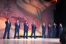 Вокальный коллектив "Брависсимо" исполнил испанскую песню "Гранада"