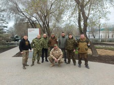 Торжественная отправка Оренбургского поискового отряда в Волгоград из парка "Салют, Победа!"