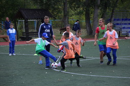 Юные спортсмены были рады сразиться на поле с игроками футбольного клуба «Оренбург», выступающего в Премьер-лиге