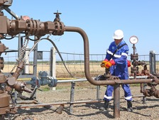 Опытно-промышленные испытания технологии механизированной добычи нефти были начаты несколько лет назад
