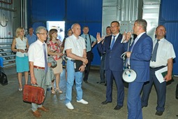 Об охране труда в управлении технологического транспорта и специальной техники рассказал комиссии его начальник Андрей Тищенко