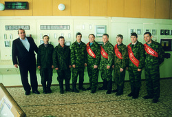 Бригада Владимира Чунихина, добывшая первый триллион оренбургского газа. 2001 год