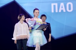 Фантазии и талант Софьи Кучиной помогли ей победить в конкурсе "Юный художник" в младшей возрастной группе