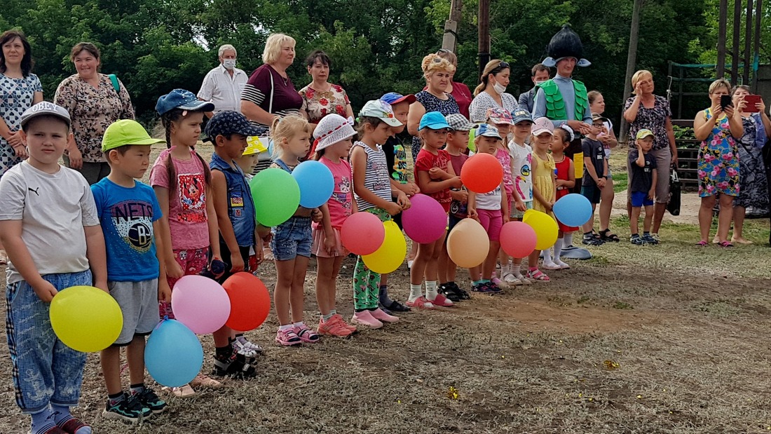 Юные жители села Никольского с нетерпением ждут открытие детской площадки