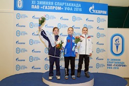 Екатерина Максимова (справа)