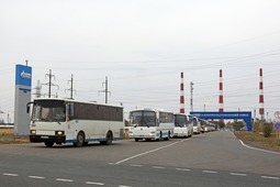 Работников предприятия после трудового дня автобусы доставляют домой