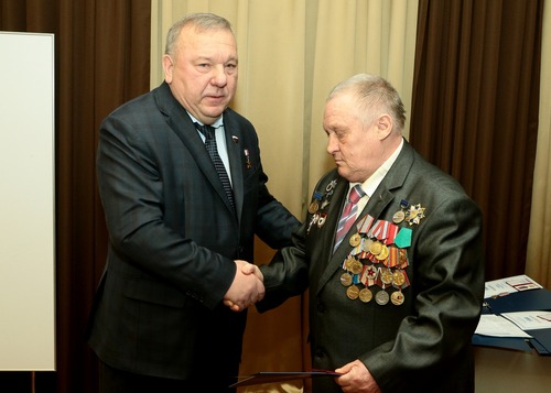 Юбилейную награду получил Борис Игошин