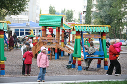 "Детям на радость" (ул. Чкалова). Эдуард Зубков, 2007